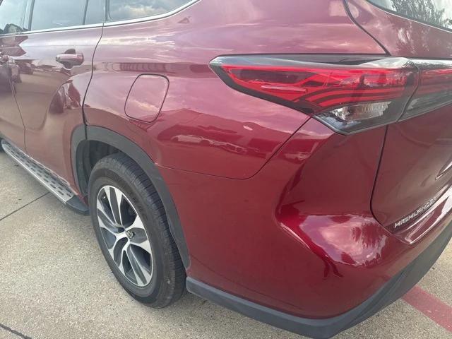 Photo of 2021 Ruby Flare Pearl Toyota Highlander