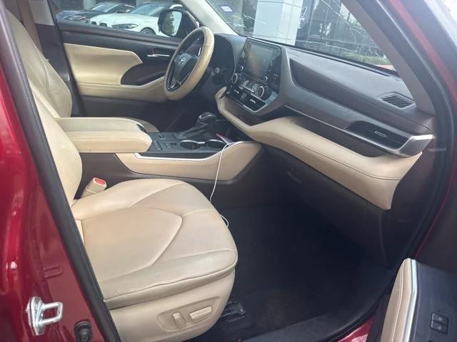 Photo of 2021 Ruby Flare Pearl Toyota Highlander