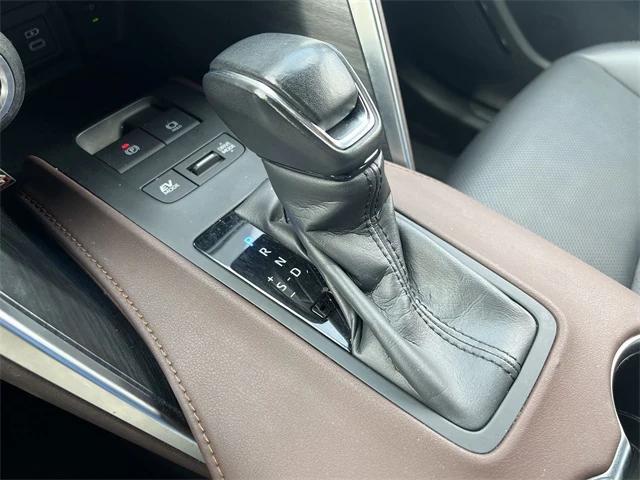 Photo of 2024 Titanium Glow Toyota Venza