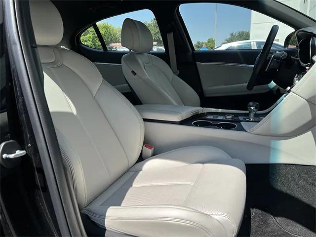 Photo of 2025 Vik Black Genesis G70