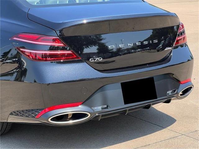 Photo of 2025 Vik Black Genesis G70
