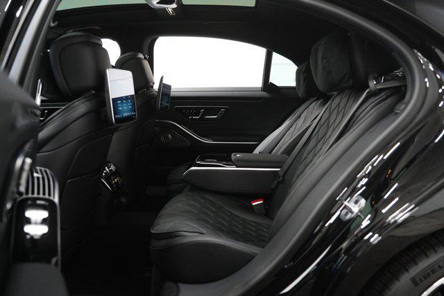 Photo of 2024 Black Mercedes-Benz S-Class
