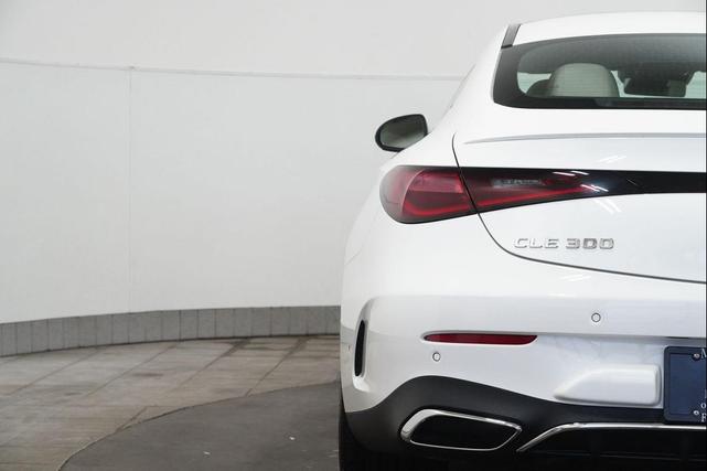 Photo of 2025 Polar White Mercedes-Benz CLE 300