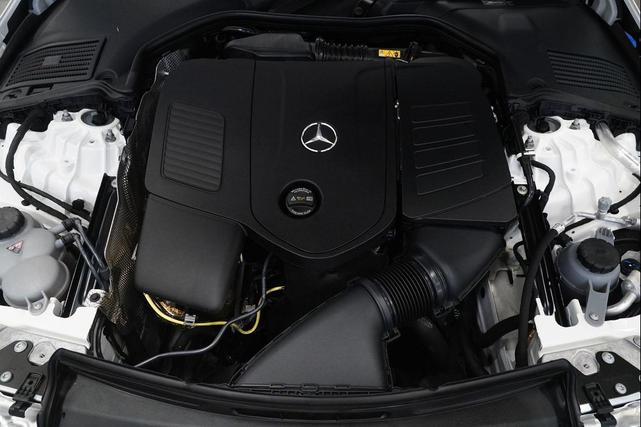 Photo of 2025 Polar White Mercedes-Benz CLE 300