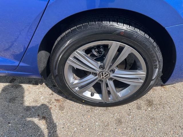 Photo of 2024 Rising Blue Metallic Volkswagen Jetta