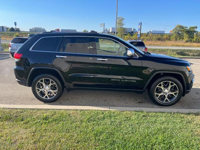 Photo of 2019 Diamond Black Jeep Grand Cherokee