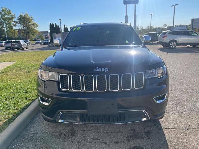 Photo of 2019 Diamond Black Jeep Grand Cherokee