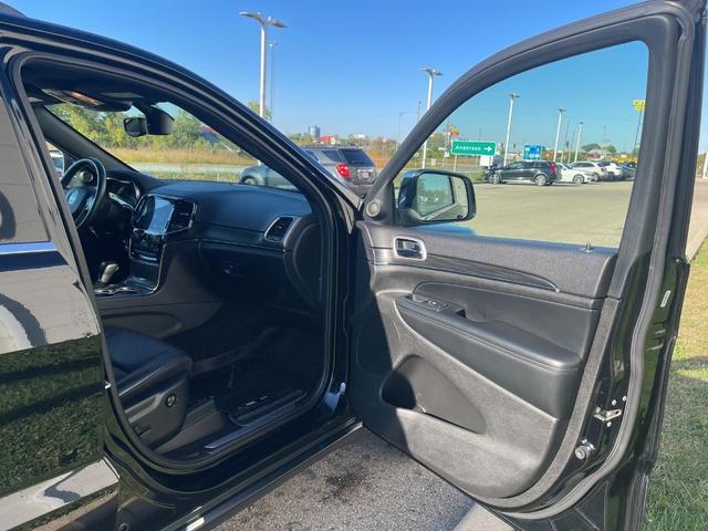 Photo of 2019 Diamond Black Jeep Grand Cherokee