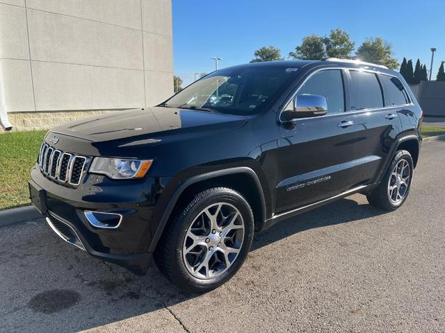 Photo of 2019 Diamond Black Jeep Grand Cherokee