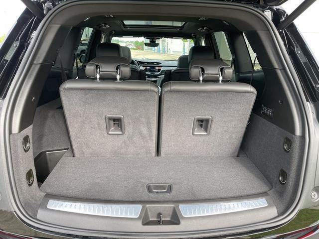 Photo of 2025 Stellar Black Metallic Cadillac XT6
