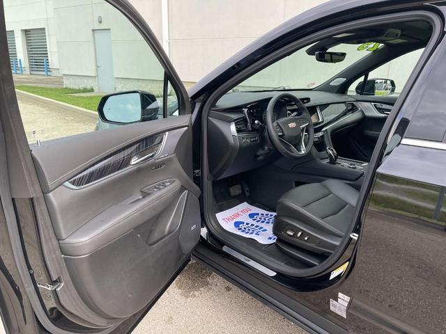 Photo of 2025 Stellar Black Metallic Cadillac XT6