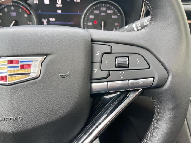 Photo of 2025 Stellar Black Metallic Cadillac XT6