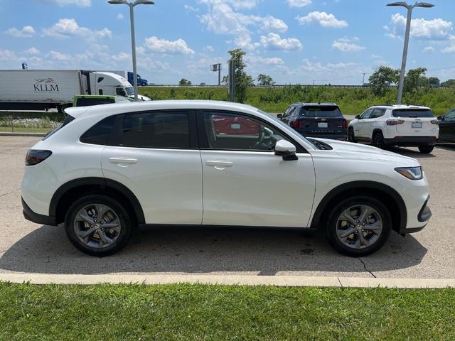 Photo of 2026 Platinum White Pearl Honda HR-V