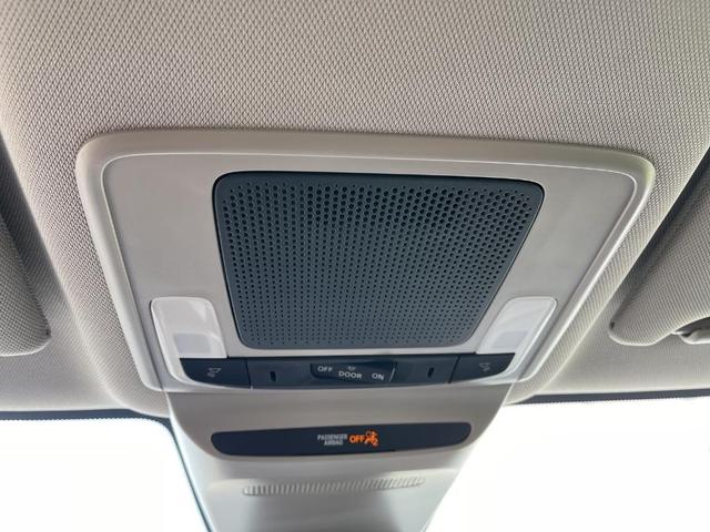 Photo of 2026 Platinum White Pearl Honda HR-V