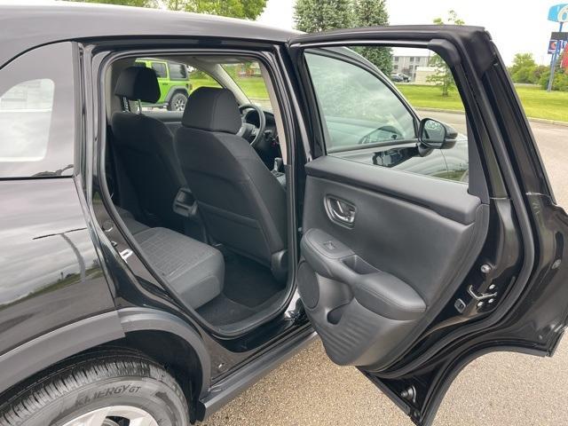 Photo of 2025 Crystal Black Pearl Honda HR-V