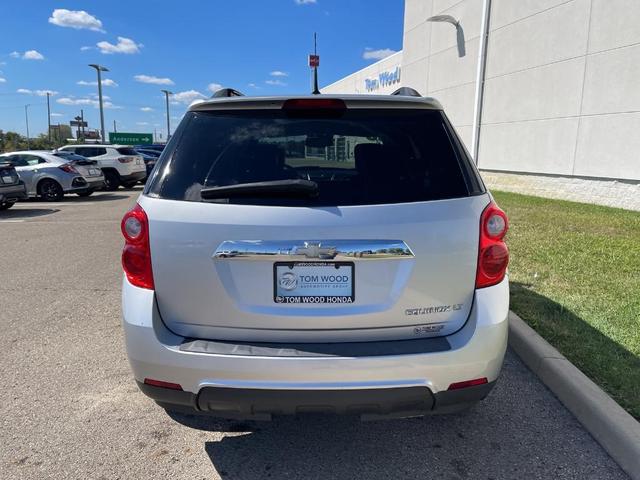 Photo of 2010 Silver Ice Metallic Chevrolet Equinox