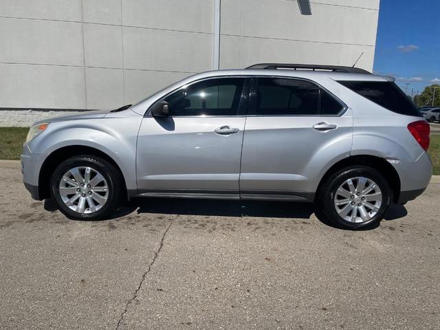 Photo of 2010 Silver Ice Metallic Chevrolet Equinox