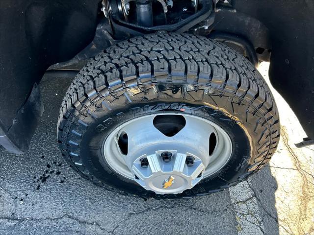 Photo of 2024 Summit White Chevrolet Silverado 3500
