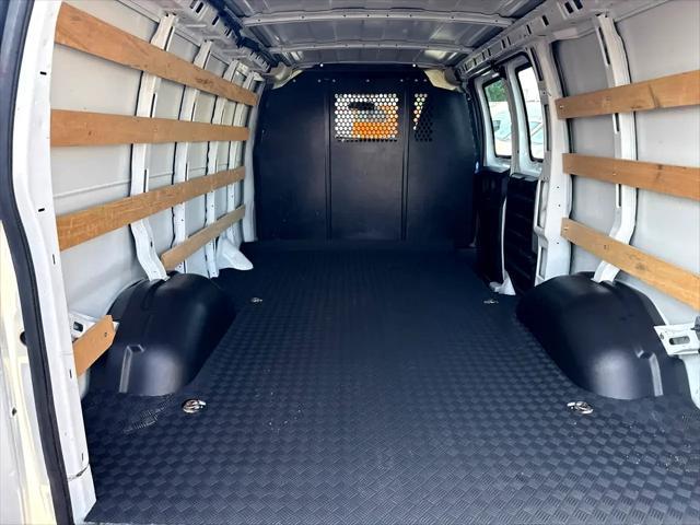 Photo of 2023 Summit White GMC Savana 2500