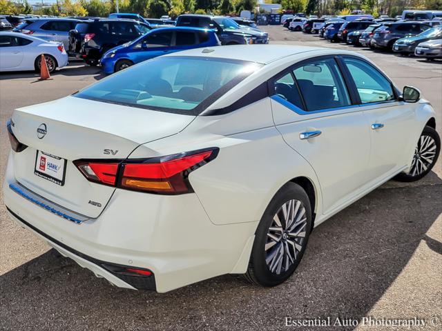 Photo of 2023 Pearl White Tricoat Nissan Altima