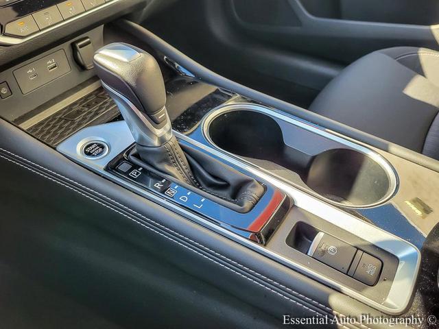 Photo of 2023 Pearl White Tricoat Nissan Altima