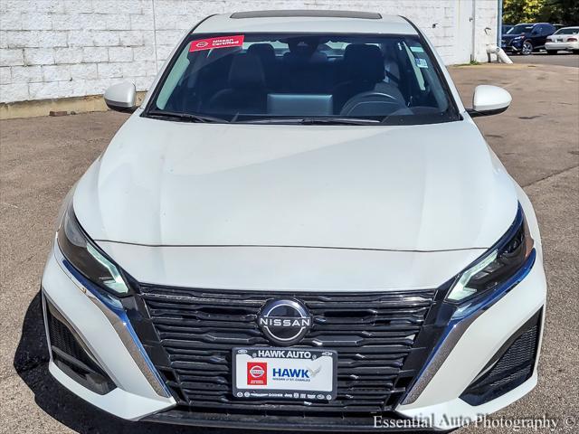 Photo of 2023 Pearl White Tricoat Nissan Altima