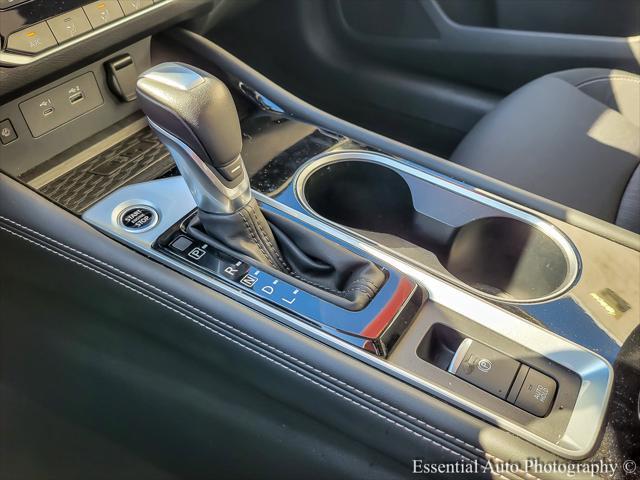 Photo of 2023 Pearl White Tricoat Nissan Altima