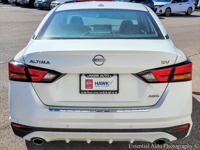 Photo of 2023 Pearl White Tricoat Nissan Altima
