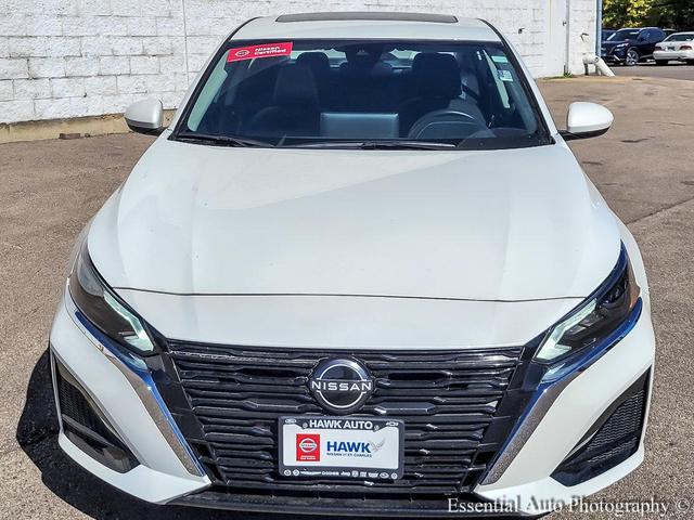 Photo of 2023 Pearl White Tricoat Nissan Altima