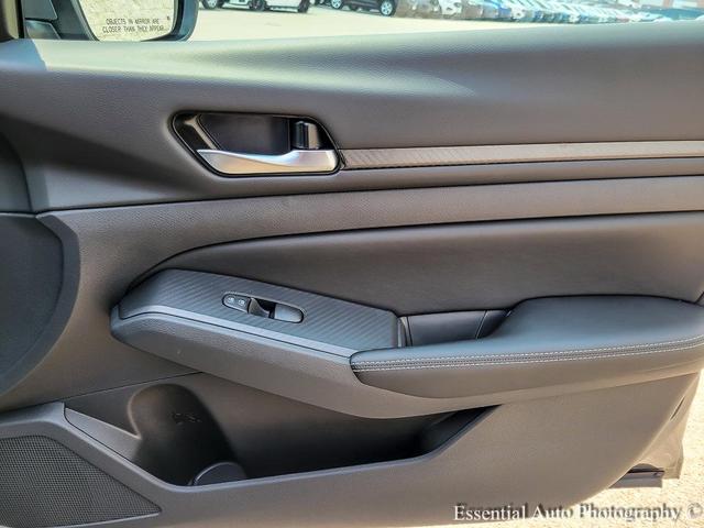 Photo of 2025 Gun Metallic Nissan Altima