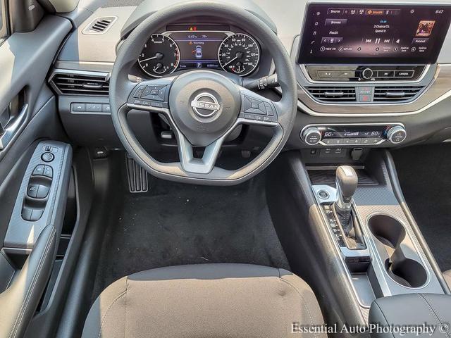 Photo of 2025 Gun Metallic Nissan Altima