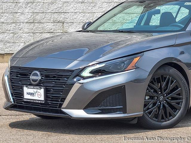 Photo of 2025 Gun Metallic Nissan Altima