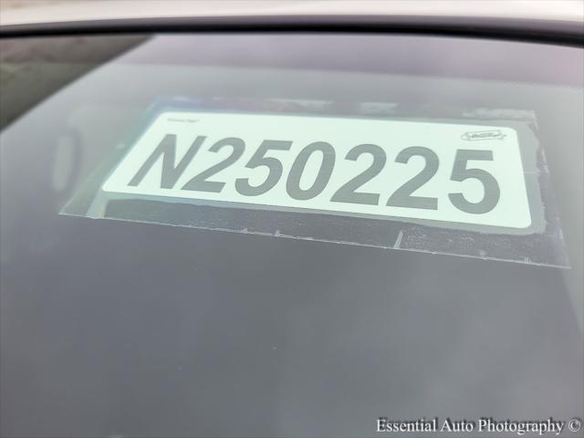 Photo of 2025 Glacier White Nissan Frontier