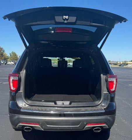 Photo of 2018 Shadow Black Ford Explorer