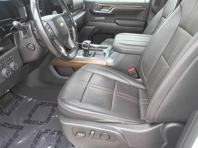 Photo of 2024 Iridescent Pearl Tricoat Chevrolet Silverado 1500