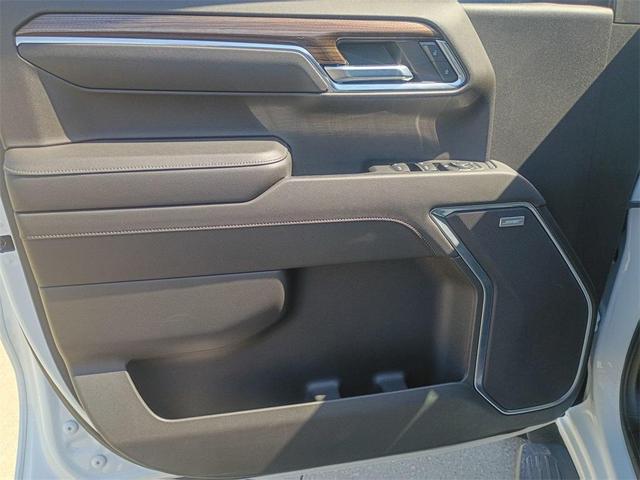 Photo of 2022 Summit White Chevrolet Silverado 1500