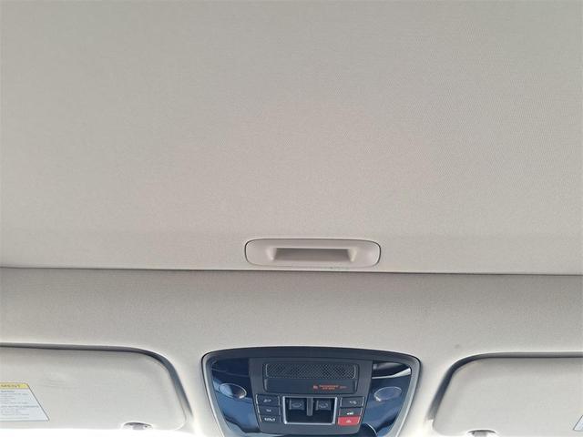 Photo of 2024 Snow White Pearl Kia Carnival