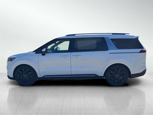 Photo of 2024 Snow White Pearl Kia Carnival