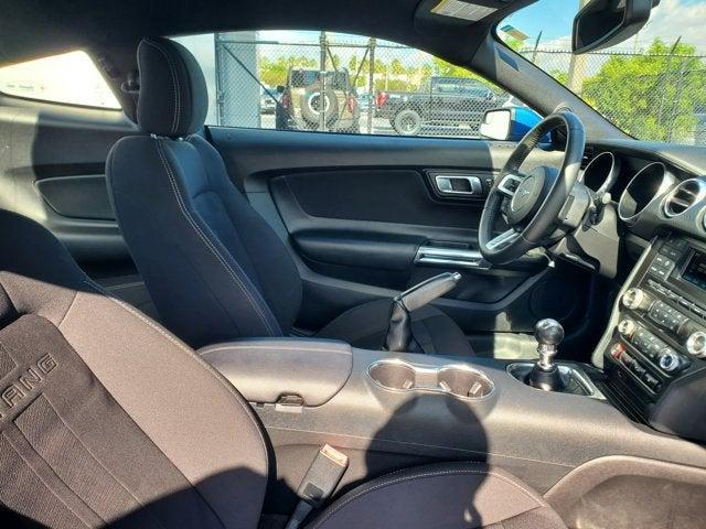 Photo of 2018 Lightning Blue Metallic Ford Mustang