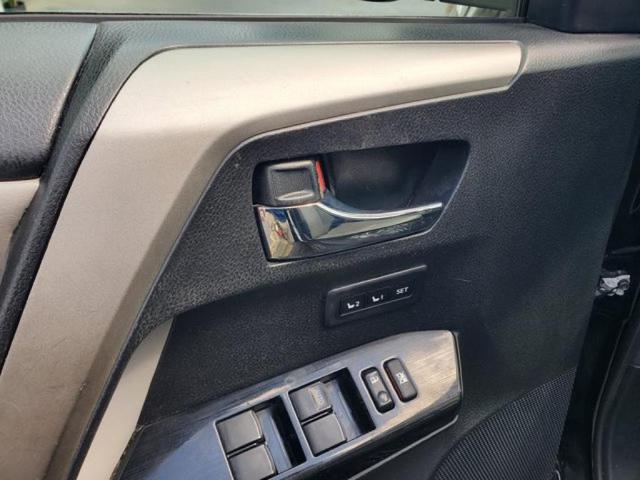 Photo of 2016 Black Toyota RAV4