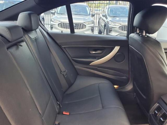 Photo of 2016 Melbourne Red Metallic BMW 320