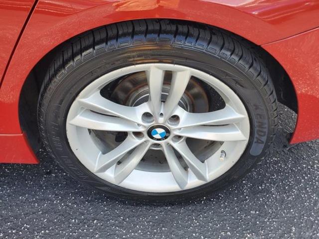 Photo of 2016 Melbourne Red Metallic BMW 320