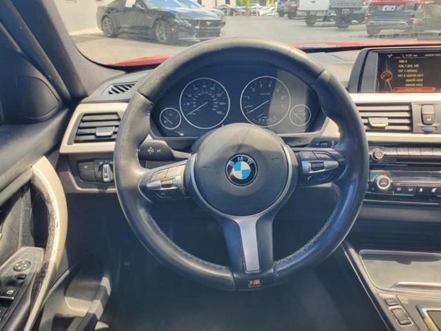 Photo of 2016 Melbourne Red Metallic BMW 320