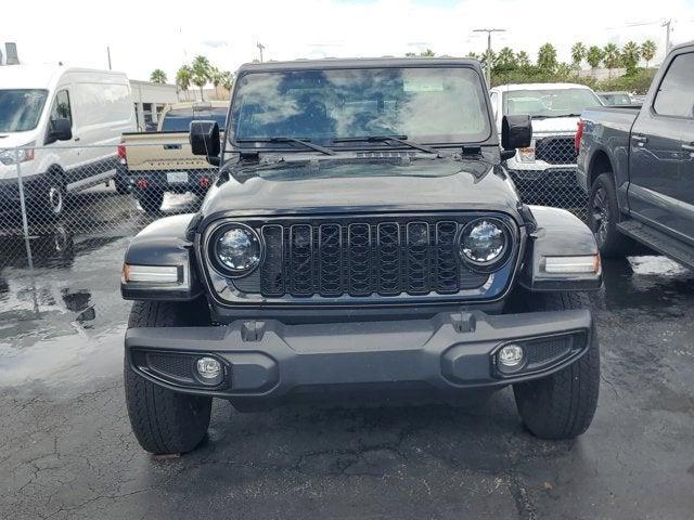 Photo of 2023 Black Clearcoat Jeep Gladiator