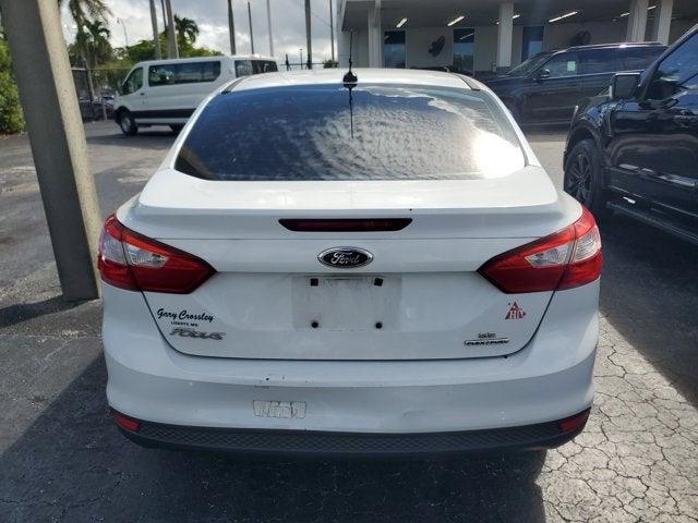 Photo of 2014 Oxford White Ford Focus