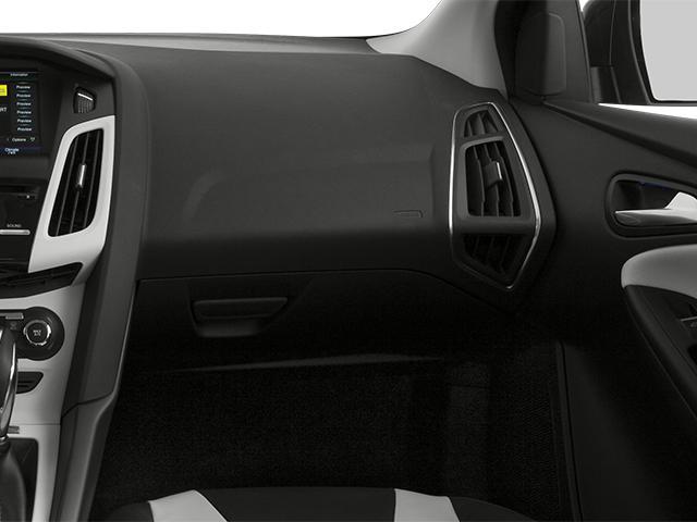 Photo of 2014 Oxford White Ford Focus