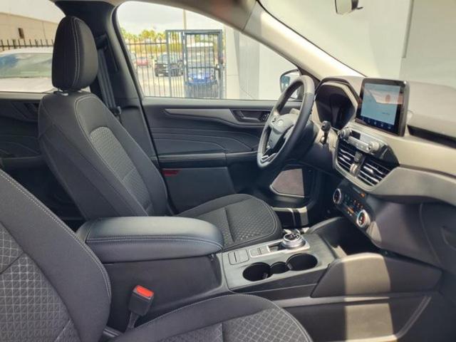 Photo of 2024 Carbonized Gray Metallic Ford Escape