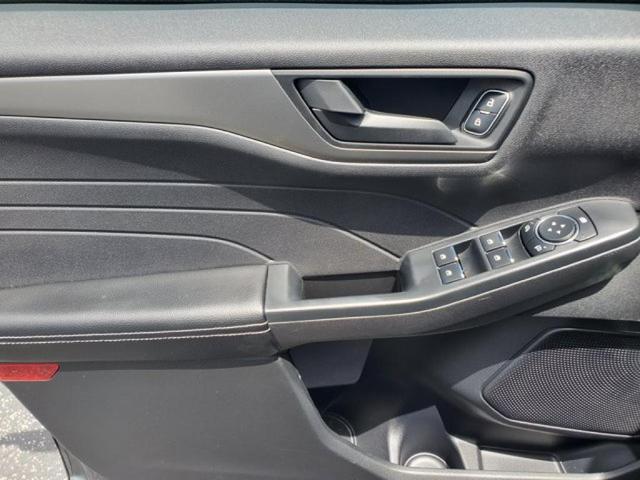 Photo of 2024 Carbonized Gray Metallic Ford Escape