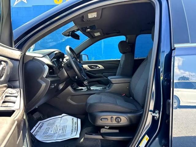 Photo of 2023 BLUE Chevrolet Traverse