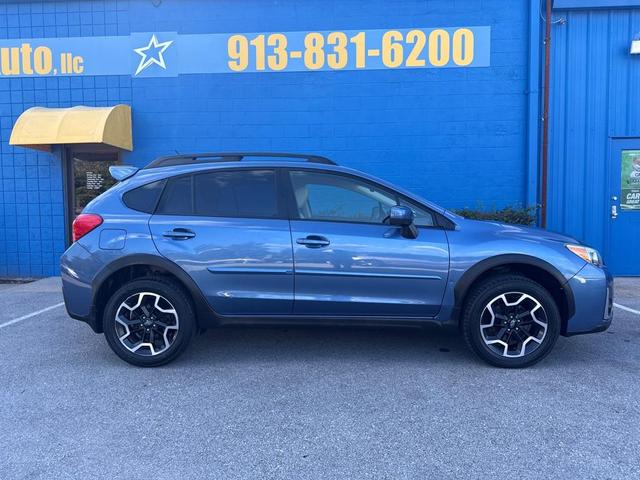 Photo of 2017 BLUE Subaru Crosstrek